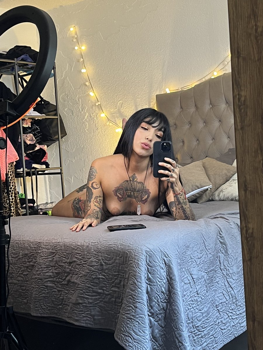 virikasuixide's tweet photo. 50% 💋 https://t.co/TGGNggzT0G https://t.co/TGGNggzT0G https://t.co/mzEEC4t4dv