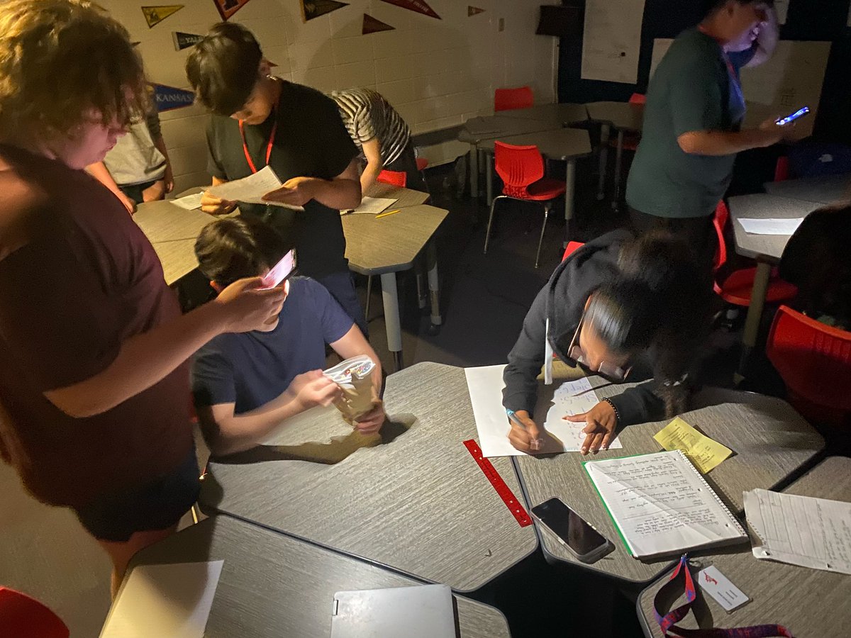 AVIDGrapevineHS's tweet photo. Coach Wallace’s @AVID4College crew worked on calibrating their AVID 10 Step Tutorial process today…in the dark! A power outage can’t shut them down!! Can’t wait to see what other obstacles they overcome this year. @Grapevine_HS https://t.co/7iWEQobx0U