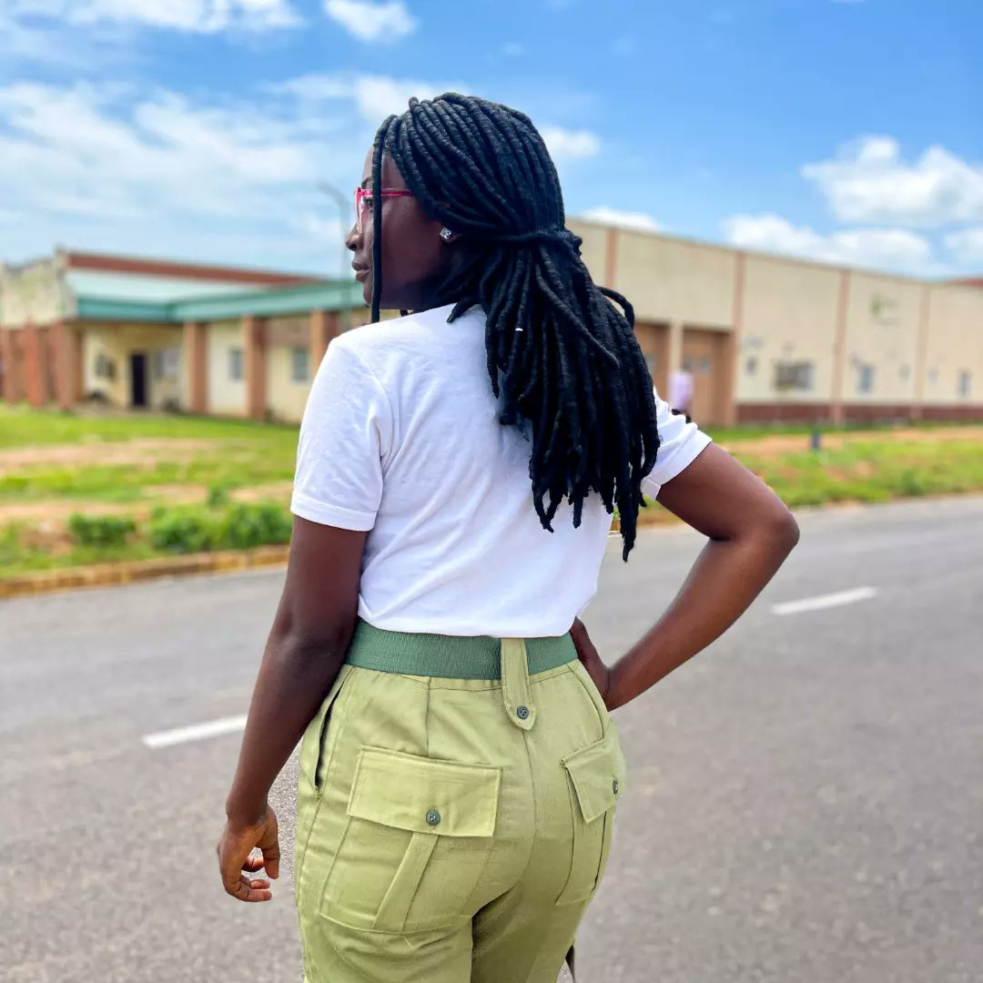 onlyonerj___'s tweet photo. 16 yarns and two iphone photographers later, viola! here is how I look after 7months since I posted a current picture of myself.
.
I braided the hair I'm wearing! I can't wait to fully start doing hair on others as well. https://t.co/IGbHIP5pxP