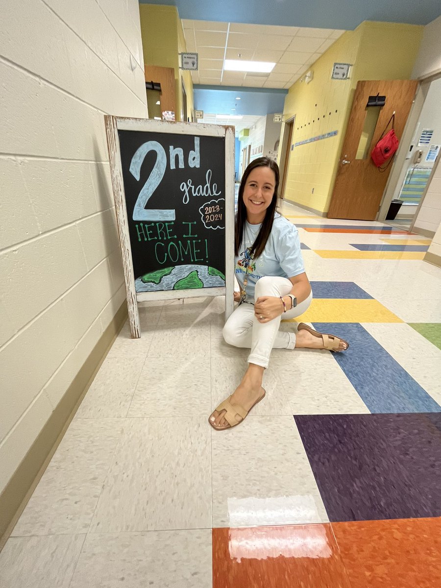 Ms.Ledek is back and ready for round 5 with my second graders! 🍎<a href="/WhiteOakElem/">White Oak Elementary</a>