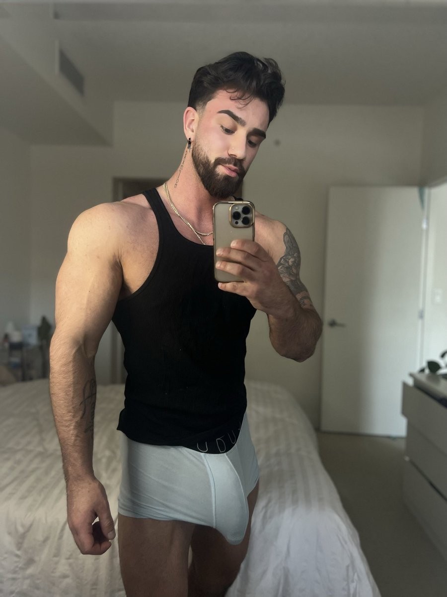 AsianBarn's tweet photo. Join me for a fitness workout at the gym and Netflix after ?
@skylerflexes
https://t.co/gQJBquunQd
#fitness #gay https://t.co/qheyjkBRN4