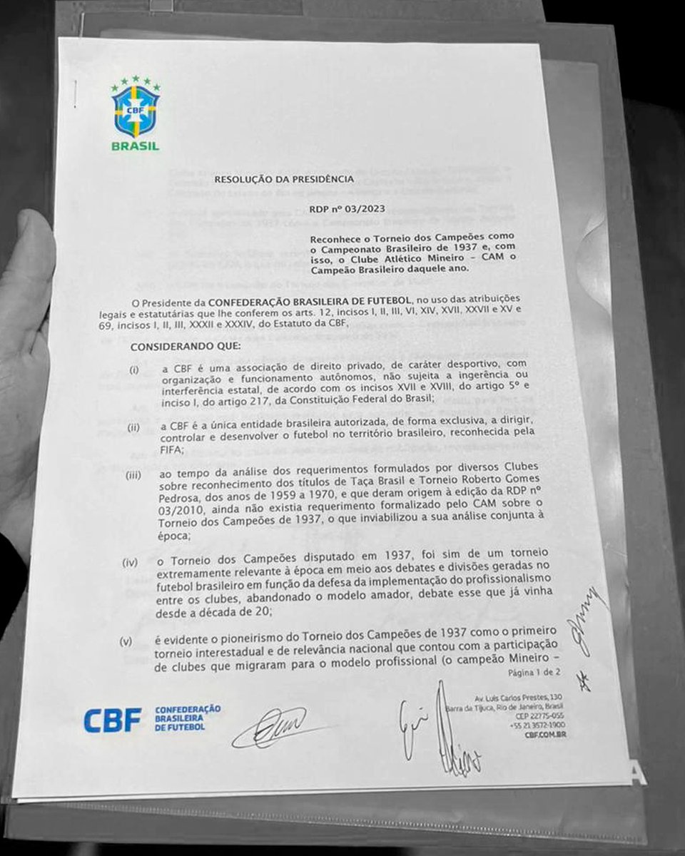 Atletico's tweet photo. Agora é Preto no Branco: Confira o ofício da @CBF_Futebol, assinado pelo presidente Ednaldo Rodrigues, que reconhece o #Galo como TriCampeão Brasileiro. 🏴🏳️

#CAMpeãoDe37 #GALOTriCAMpeãoBrasileiro #GaloPaixãoNacional 🏆🇧🇷 https://t.co/isamDwq7tH