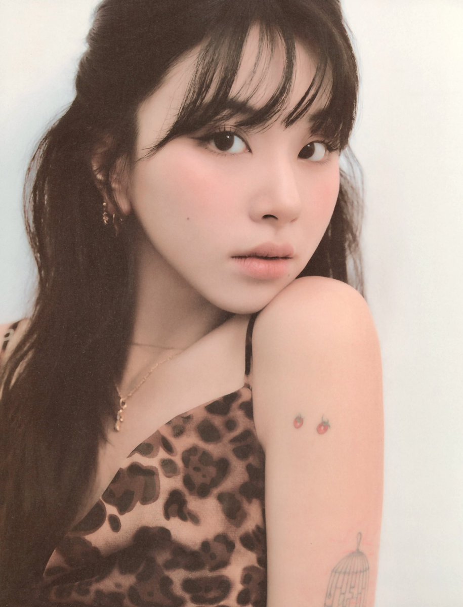 chaeyoung archive tweet media