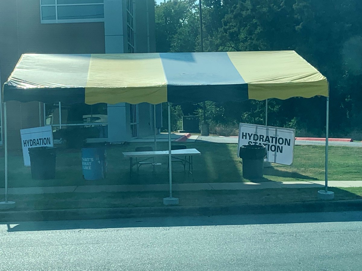 JeffPft33's tweet photo. How hot is the Arkansas delta?

Well, hot enough for the university to have a Hydration Station between on-campus housing and academic buildings. Feels-like temperature exceeded 110F today. https://t.co/h96OU26U7s
