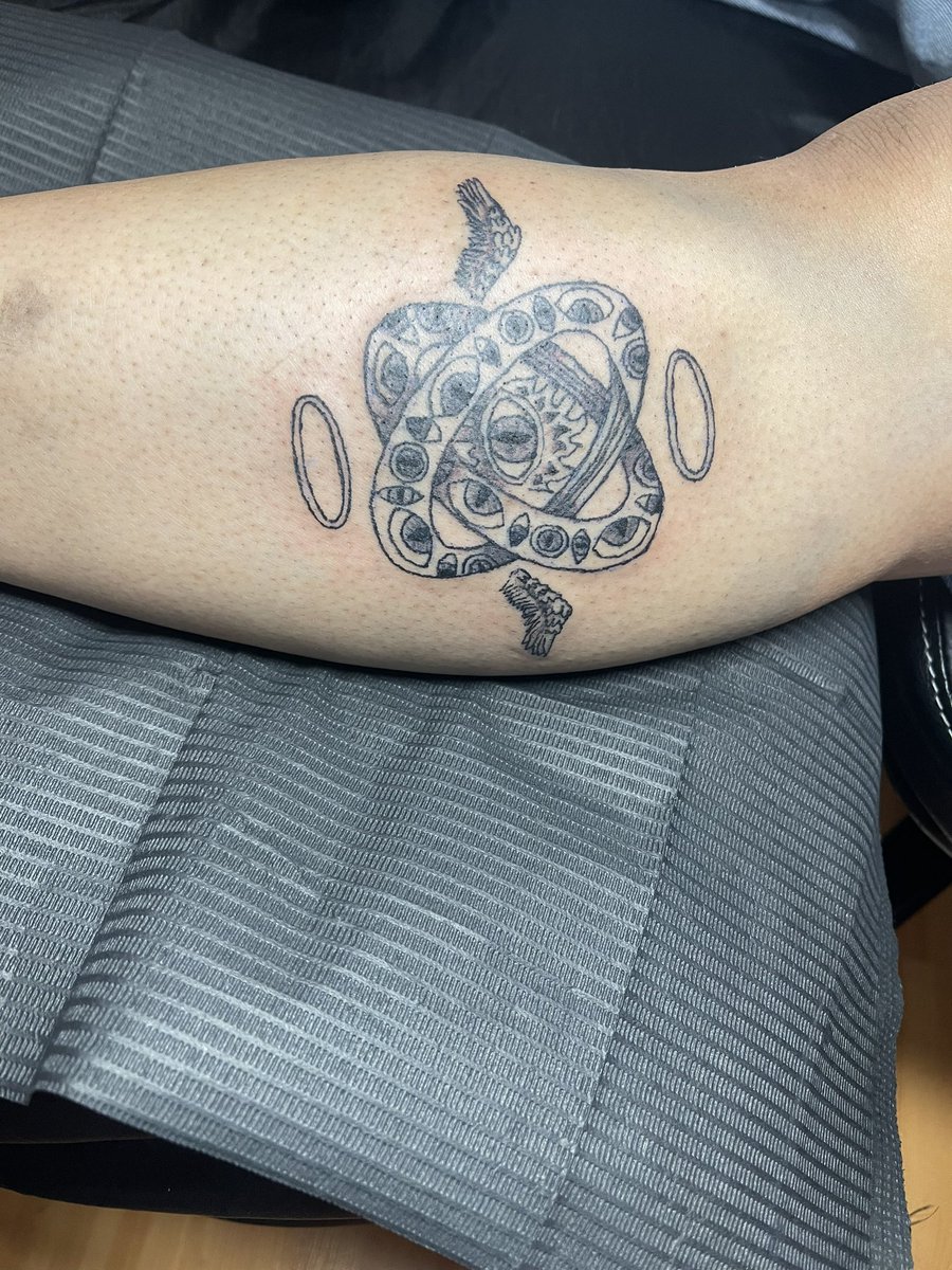RoSells00's tweet photo. other tats i’ve done recently 🫣 https://t.co/usPkHMbpzO
