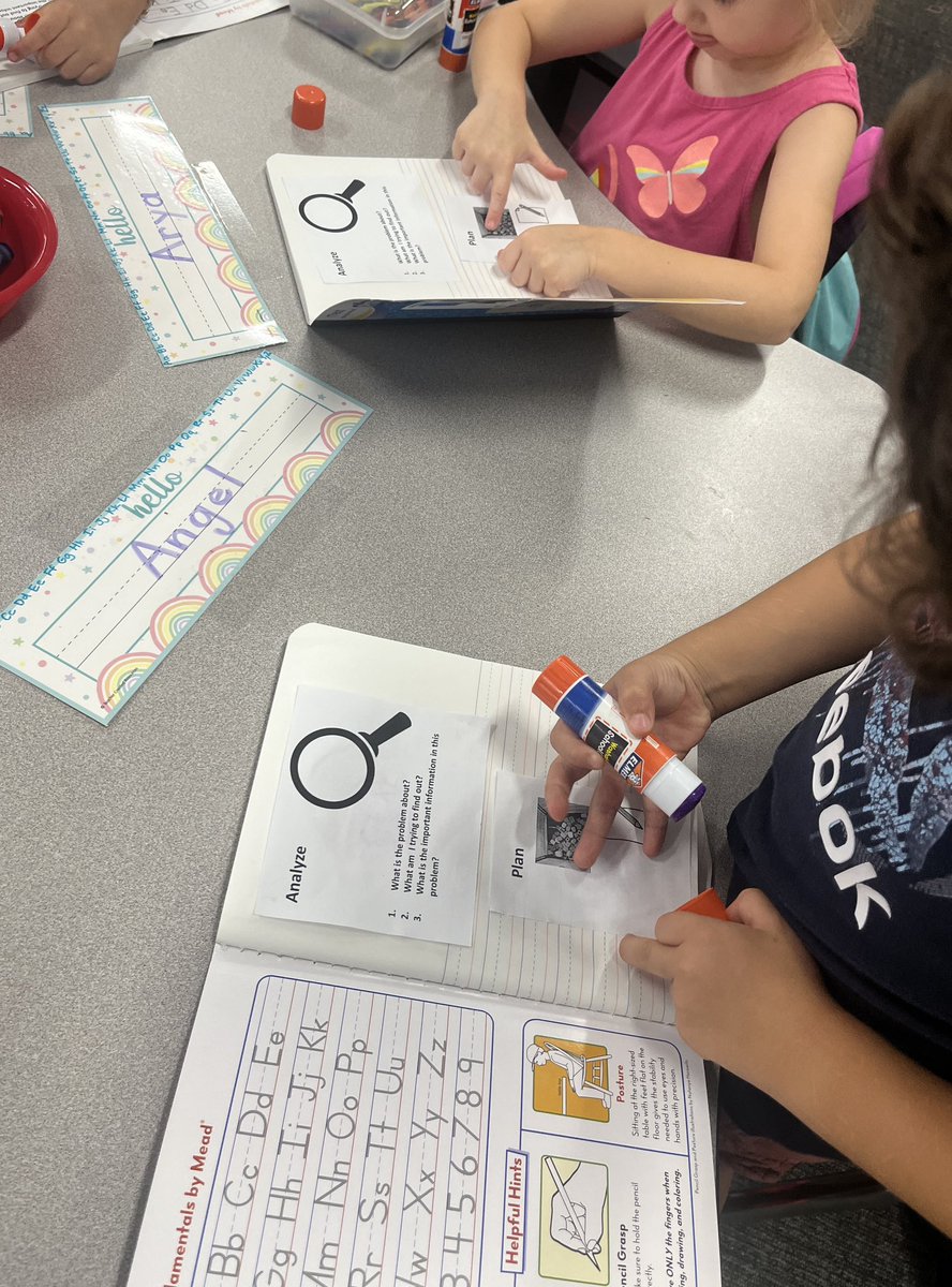 TiffLayne's tweet photo. We had an awesome first week of kindergarten! @CLCEThunderbird #ccisdmoments https://t.co/k7W1aSy9TN