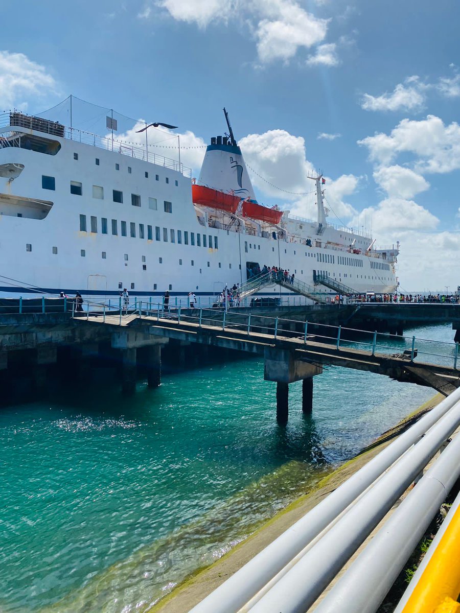 Its_Paushiee's tweet image. Friday POV💙🛳️😍🤭🙌🏾🌴✨

📍MV Logos Hope