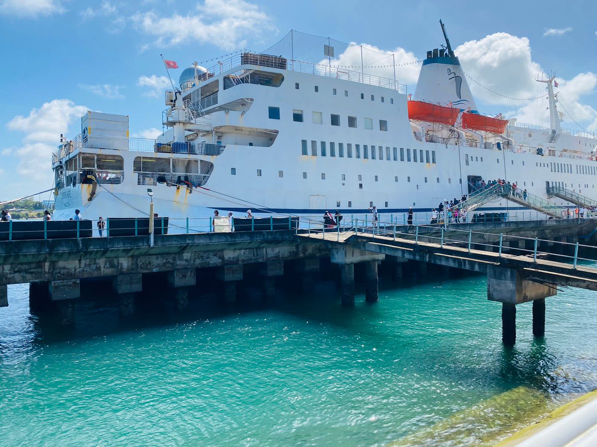 Its_Paushiee's tweet image. Friday POV💙🛳️😍🤭🙌🏾🌴✨

📍MV Logos Hope