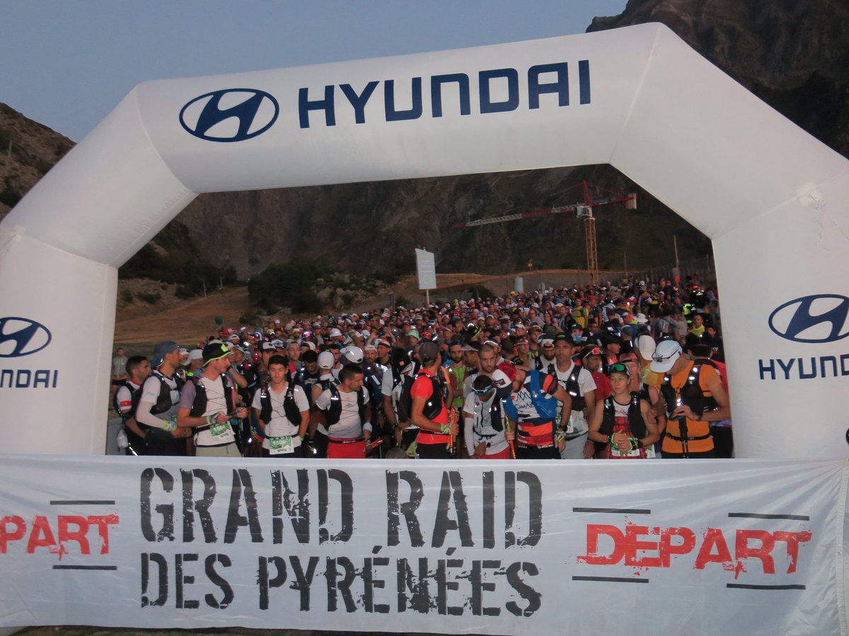 FactorRunning's tweet photo. AHORA | En #FactorRunning por @Late931Oficial volamos hacia Los Pirineos 🏔️ donde se encuentra Mayayo.
🗣️ Hoy nos cuenta todo acerca de @GRP_trail, una carrera que cuenta con 6500 dorsales, en un entorno bellísimo. https://t.co/HkFvK7k5S5