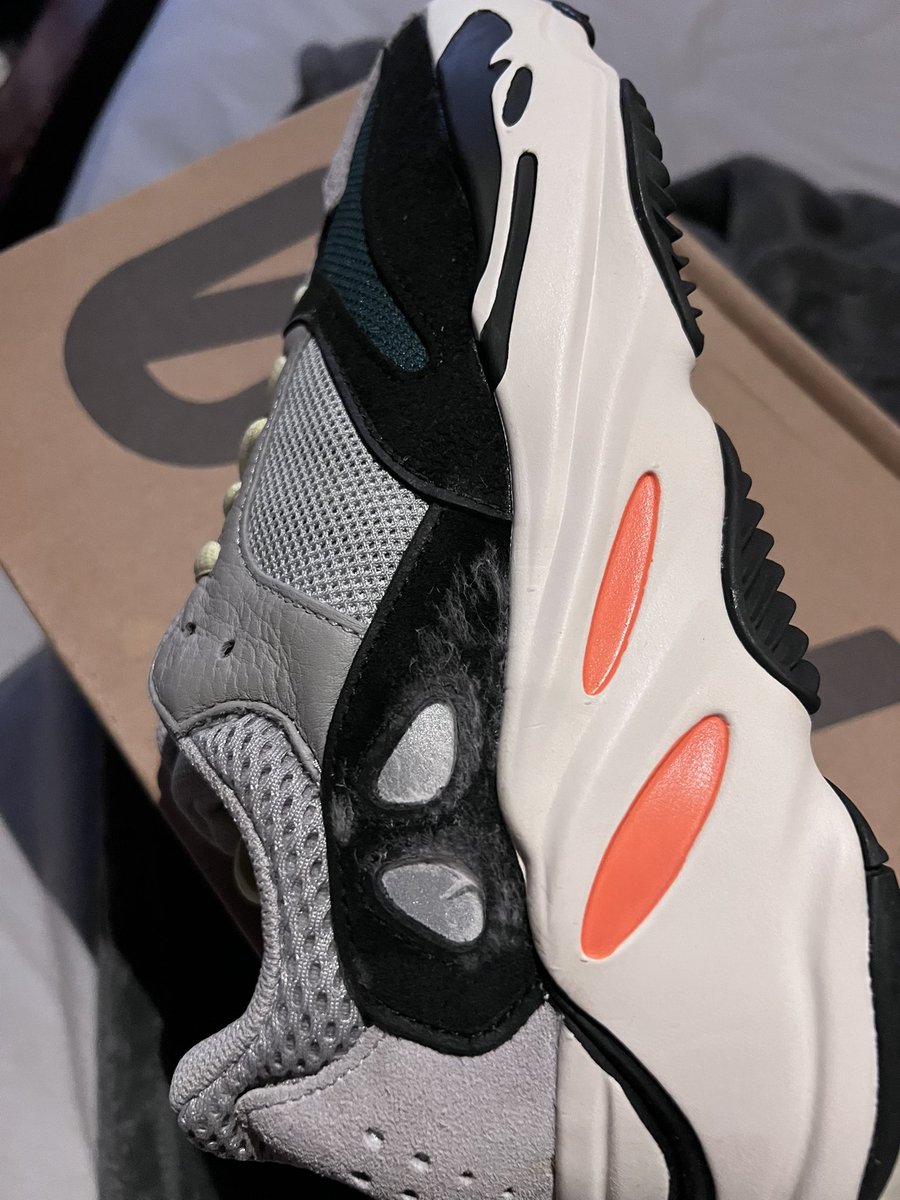 Chris2pher1974's tweet photo. @adidas @yeezy #mailcall received my 700 wave runner today, eager to open the package up little thing I noticed is that my pair comes with a mold SMH 🤦🏽‍♂️ any thoughts! https://t.co/c4VXRS2QbN