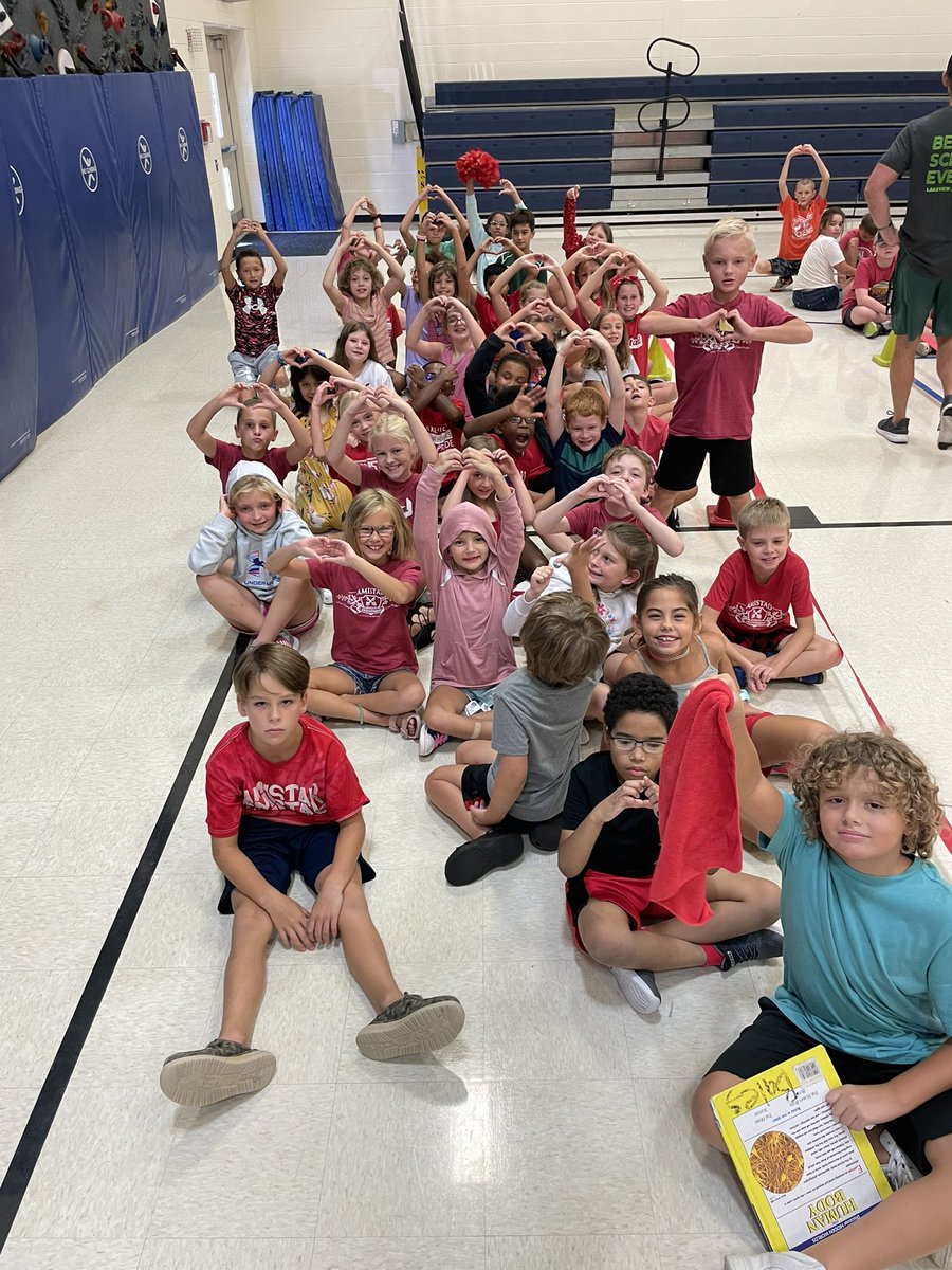 LVEschreiber's tweet photo. Amistad is ready to welcome some new house members ❤️ #LVleads #WeAreWentzville https://t.co/aNOJ3Mte1x