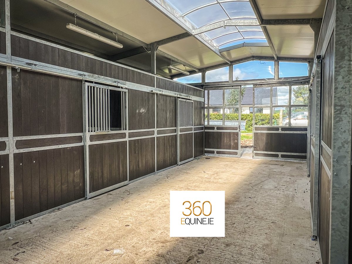 360Equine's tweet photo. Recent design, sale and installation from #360_equine of a modular unit with custom stables for thoroughbred yearlings. Superb clients located near Youghal in Co. Cork. 13.5ft x 13.5ft stables. 8.5ft high stable fronts. #modularstables #horselife #stables #stablebarn #360equine https://t.co/dOZjLaCzdu