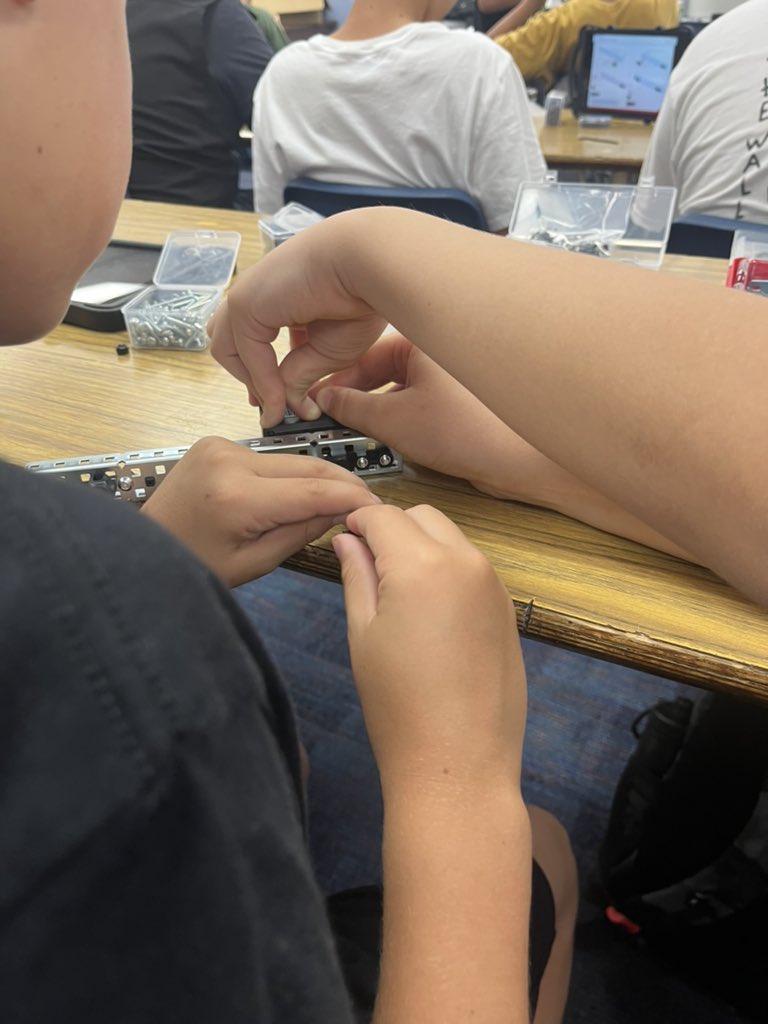 Mrs. Erina H Chang (@erinahong) on Twitter photo We are excited to begin building with our brand new #VEXEXP kits! ⚙️🔧 #robotics <a href="/ParksJHS/">Parks Jr High</a> @VEXrobotics #parksbest2years #FSDlearns We are excited to begin building with our brand new #VEXEXP kits! ⚙️🔧 #robotics <a href="/ParksJHS/">Parks Jr High</a> @VEXrobotics #parksbest2years #FSDlearns