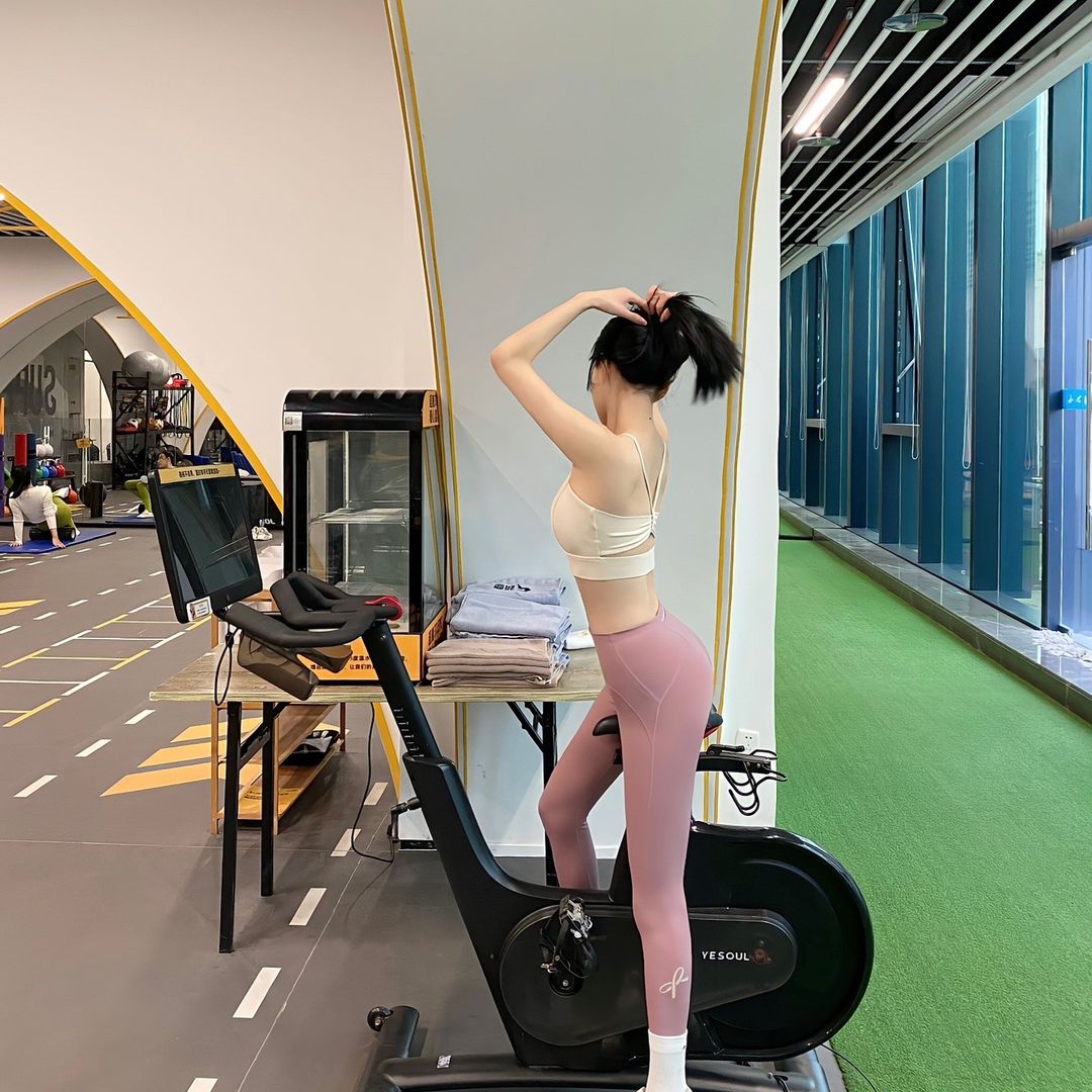 _nuss's tweet photo. 🧘‍♂️ Exercise, not only to exercise the body, but more importantly, to bring the mind into harmony with the universe and achieve a balance between mind and body! 🌌✨ #fitness #life #tears #health https://t.co/JaM0kUrRDd