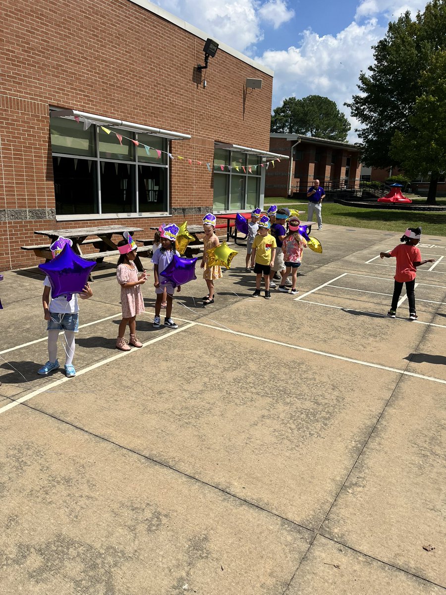 Dylan White tweet media