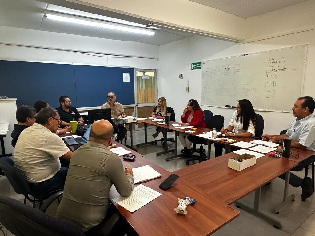 cide_uas's tweet photo. En esta reunión a cargo del Dr. Martin Pastor Ángulo Coordianador del CIDE, se elaboró un plan de trabajo que buscará generar un aporte positivo a nuestra universidad en esta etapa en la que estamos “Construyendo juntos el Nuevo Modelo Educativo UAS 2022”.

#SomosGrandesSomosUAS https://t.co/Wm0yiK5jgy