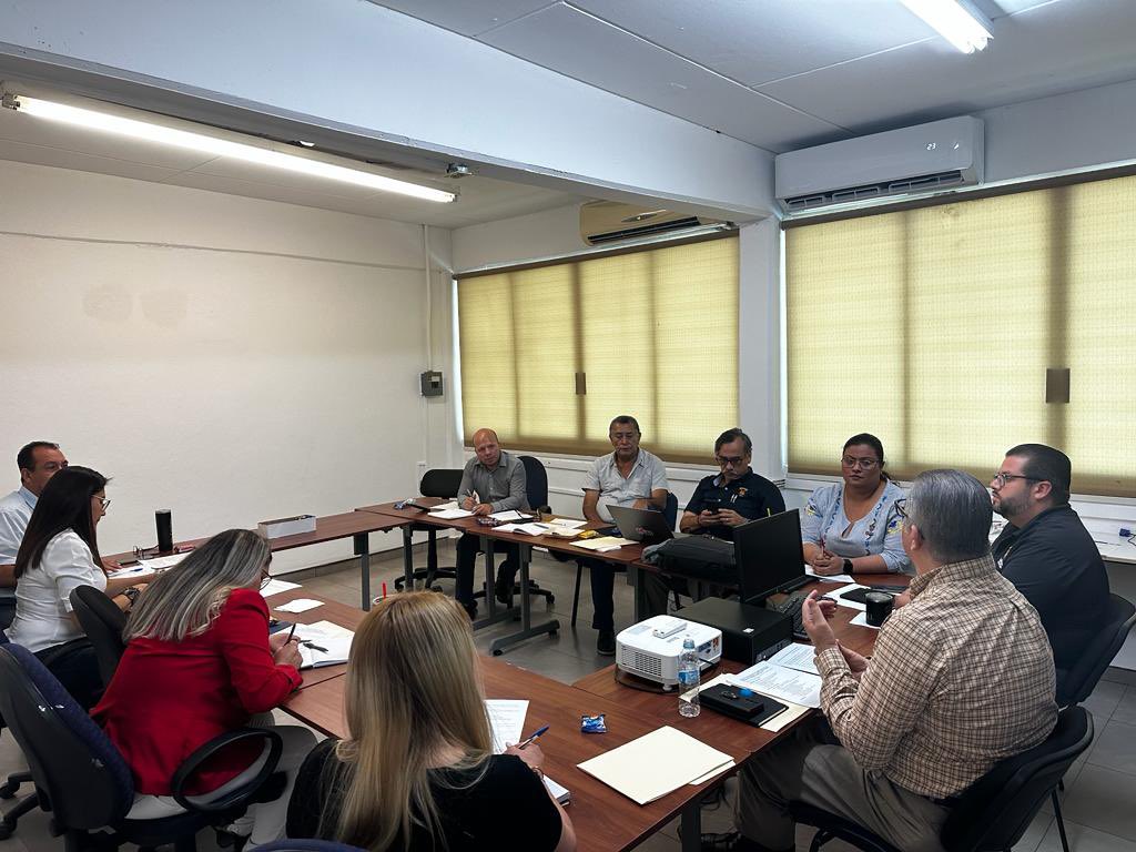 cide_uas's tweet photo. En esta reunión a cargo del Dr. Martin Pastor Ángulo Coordianador del CIDE, se elaboró un plan de trabajo que buscará generar un aporte positivo a nuestra universidad en esta etapa en la que estamos “Construyendo juntos el Nuevo Modelo Educativo UAS 2022”.

#SomosGrandesSomosUAS https://t.co/Wm0yiK5jgy