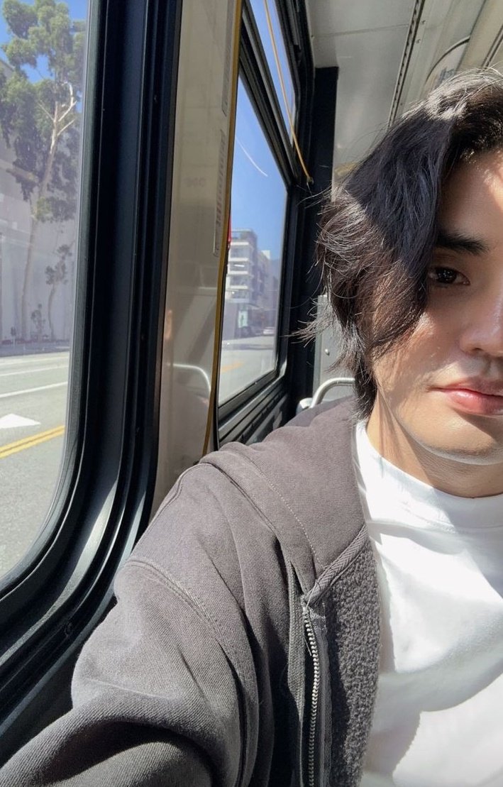 jmpwlnase's tweet photo. grabe yung face card ni pablo when he does selfie talaga 😭 look at that smile??? sobrang pogi talaga ni pablo 😭

#SB19 @SB19Official 
#SB19_PABLO https://t.co/Y1oOIRf7DW