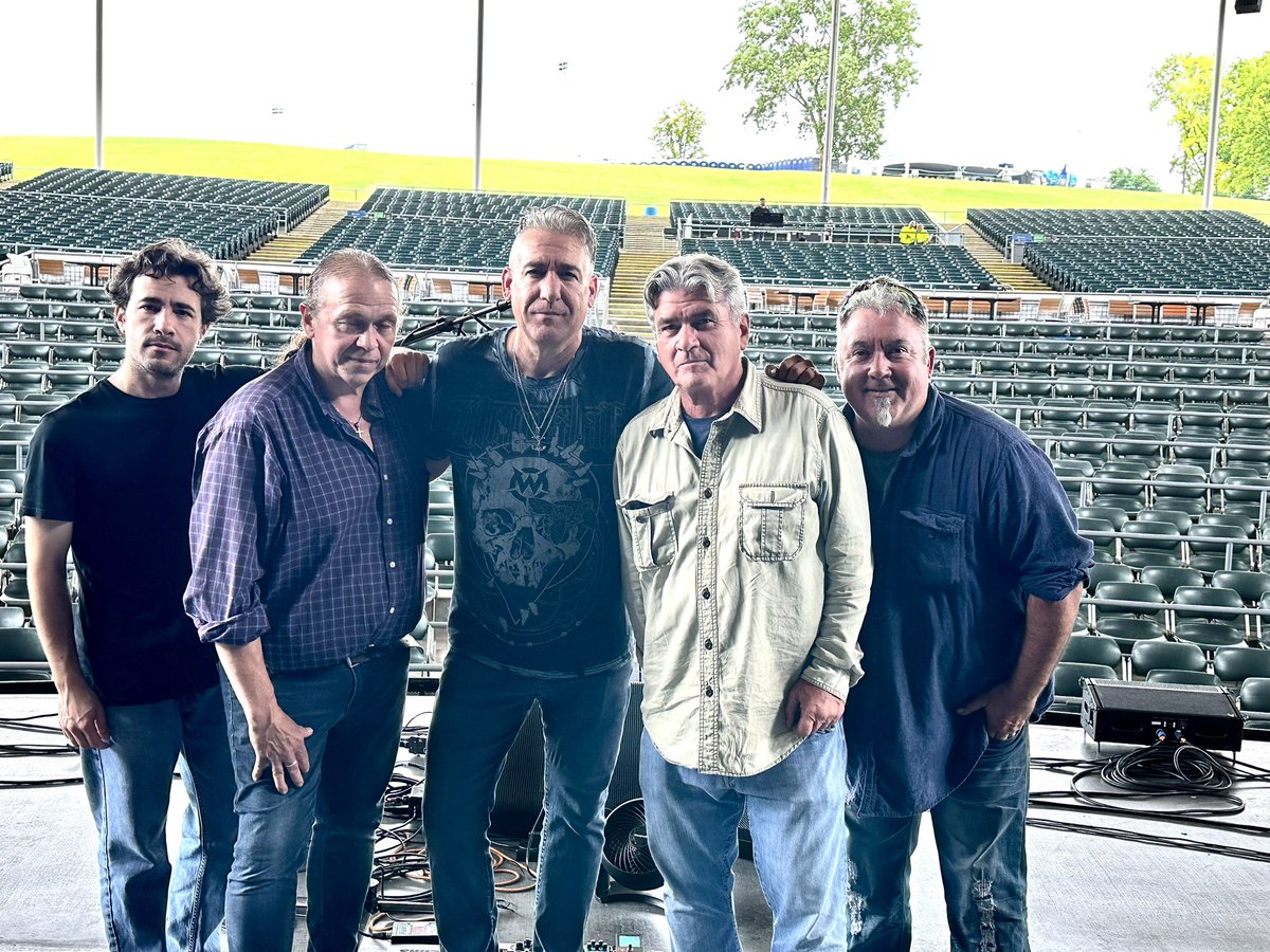 jimmykennyband's tweet photo. 🏴‍☠️ The boys are ready to go! Can’t wait to Raise ‘Em Up tonight with everyone in Canandaigua, NY @cmacevents!

#tribute #kennychesney #jimmybuffett #zacbrownband #noshoesnation #margaritaville #southernground #zamily #countrymusic #newyork #landshark #parrothead #CMAC https://t.co/jWT0GCjXHE