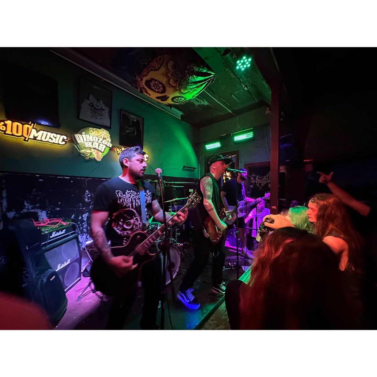 momentpoppunk's tweet photo. Yarın Burgazada Cennet bahçesinde Byzantion festivalin konuğu olacağız
Saat 21:00 gibi görüşelim
🎶🎉 https://t.co/Zr0vKd1STS