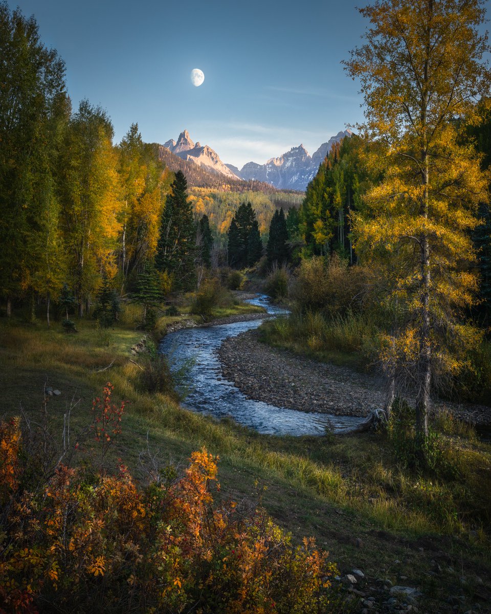 benstraussphoto's tweet photo. Wishing you a great weekend ✨from a real place https://t.co/yGVGw0yOgN