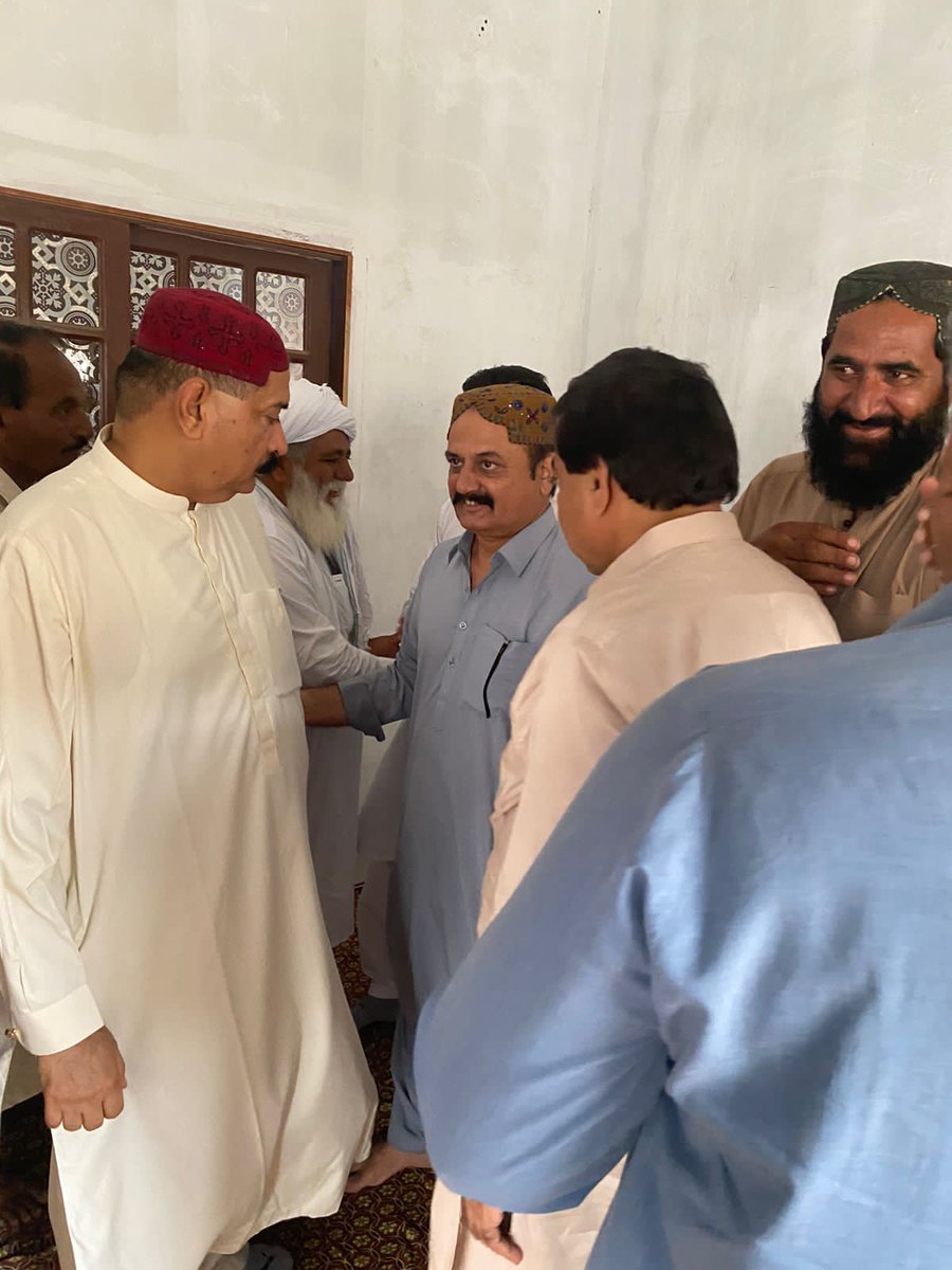 ImranBabbar55's tweet photo. #PS_63
سابق صوبائی وزیر اطلاعات شرجیل انعام میمن اور راول شرجیل میمن صاحب کی ہدایت پر ٹائون کمیٹی ٹنڈو جام کے چئیرمین حاجی بدر میمن وائس چئیرمین ٹائون کمیٹی ٹنڈو جام شفقت شاہ ٹائون کمیٹی ٹنڈو فضل کے چئیرمین نور احمد تھیبو اور فرمان کھٹیان نے ٹایون کمیٹی ٹنڈو فضل کے مختلف علاقوں میں مختلف برادریوں سے انکے پیاروں کے انتقال پر تعزیت کی اس موقع پر شرجیل انعام میمن کے پی اے محب علی اور میر رشید بھی موجود تھے
@sharjeelinam
@rawalsharjeel
