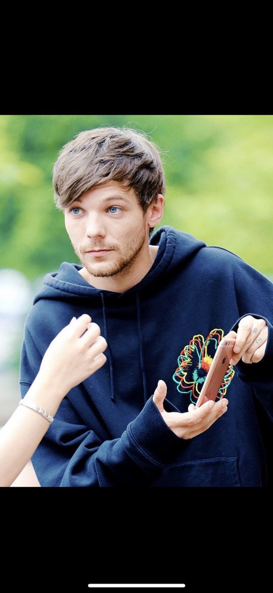 Really feeling in the mood to write/plot/any/ANYTHING  so PLEASE ❤️