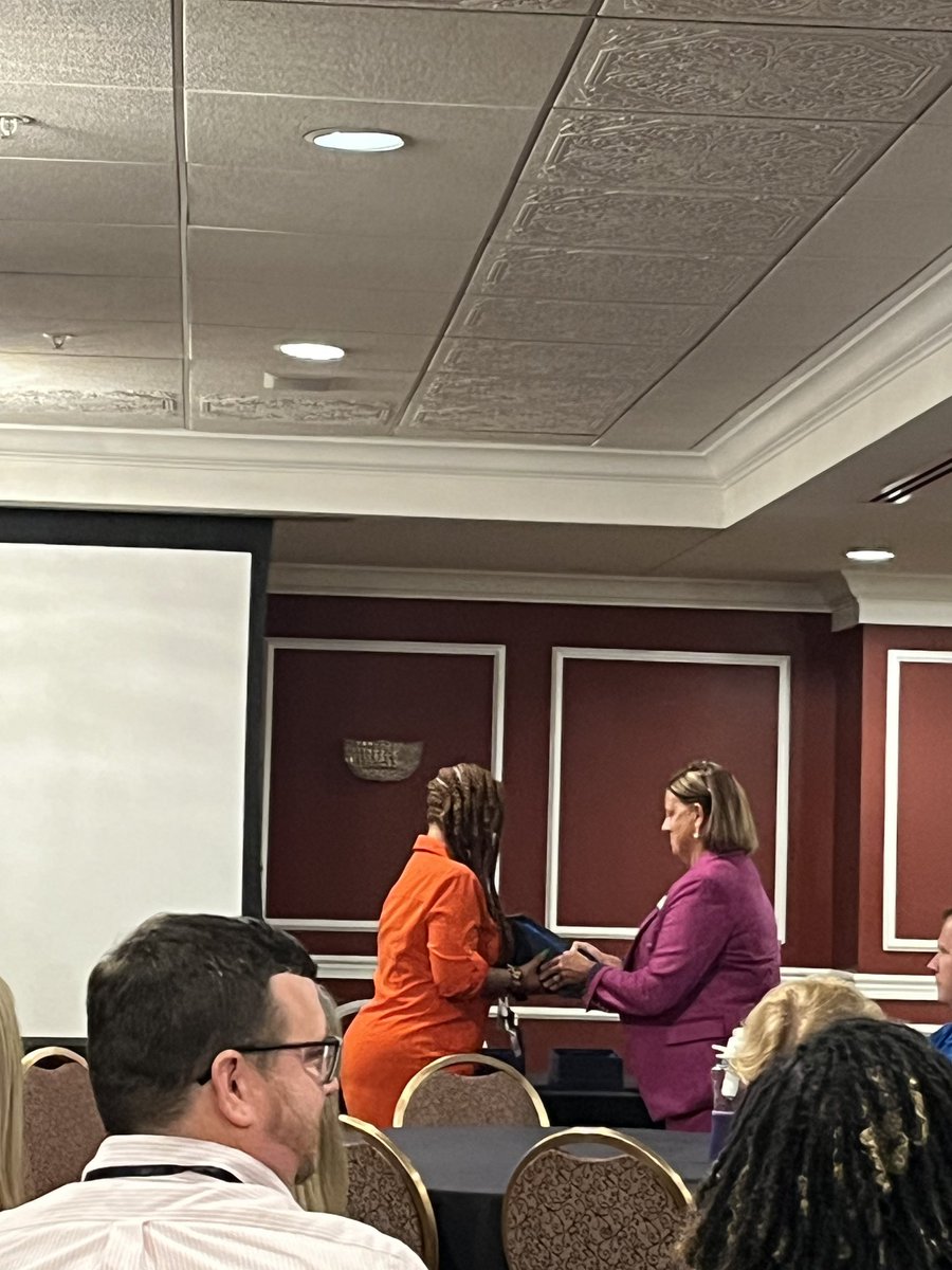 STEAM_GEMS's tweet photo. Congrats to Principal @LFGJCPS on receiving the Outstanding Leadership Award from AdvanceKentucky / Access to Alegbra Program! #crownsup👑 #gmjcruisingtosuccess🚢🛳️ https://t.co/FGGONTd8Tf
