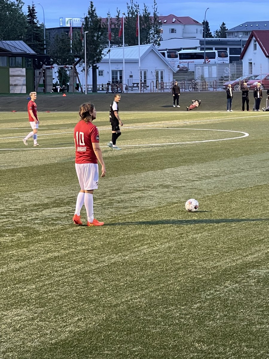 LuisSolys's tweet photo. @joiskuli10 með sýningu á Hlíðarenda takk, Gæsahúð https://t.co/Ff4danUi9V