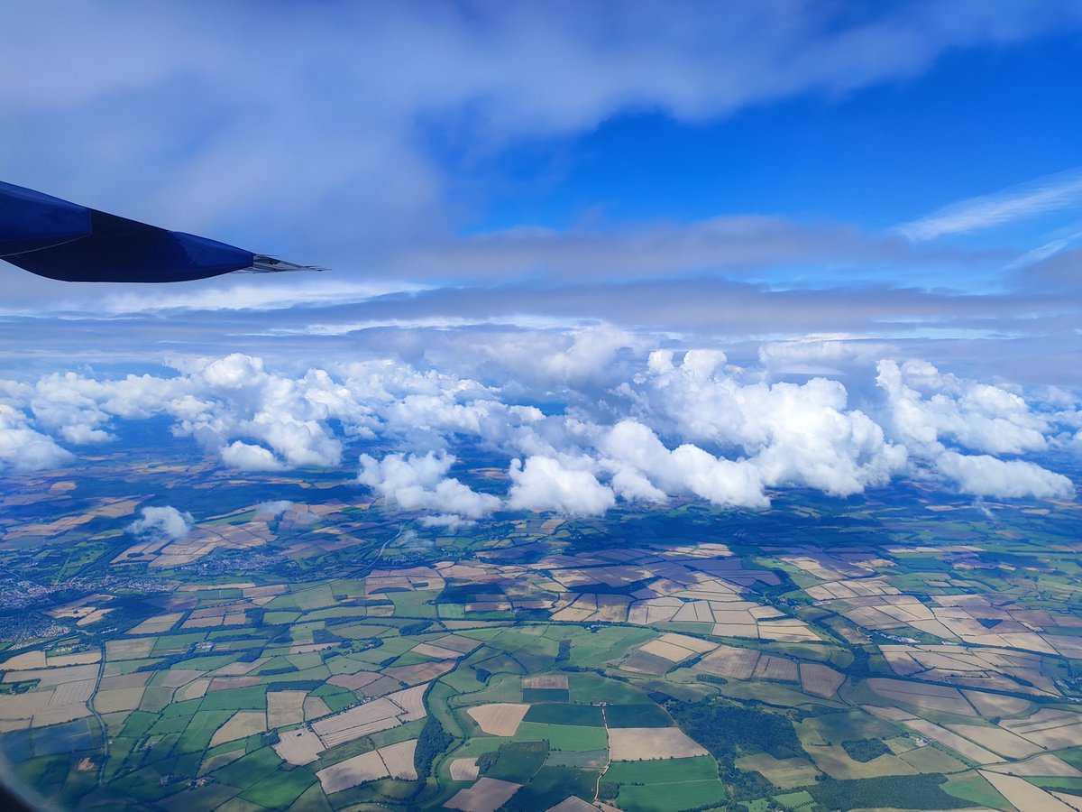 AlannaPower21's tweet photo. It was great to go on one of the #WesCon research flights to see cloud measurments being collected, see the data in real time, and of course experience the turbulence in the cumulus clouds! Flying through 13.5m/s updrafts and 9.5m/s downdrafts is definitely something to remember https://t.co/5UiIVkpl2A