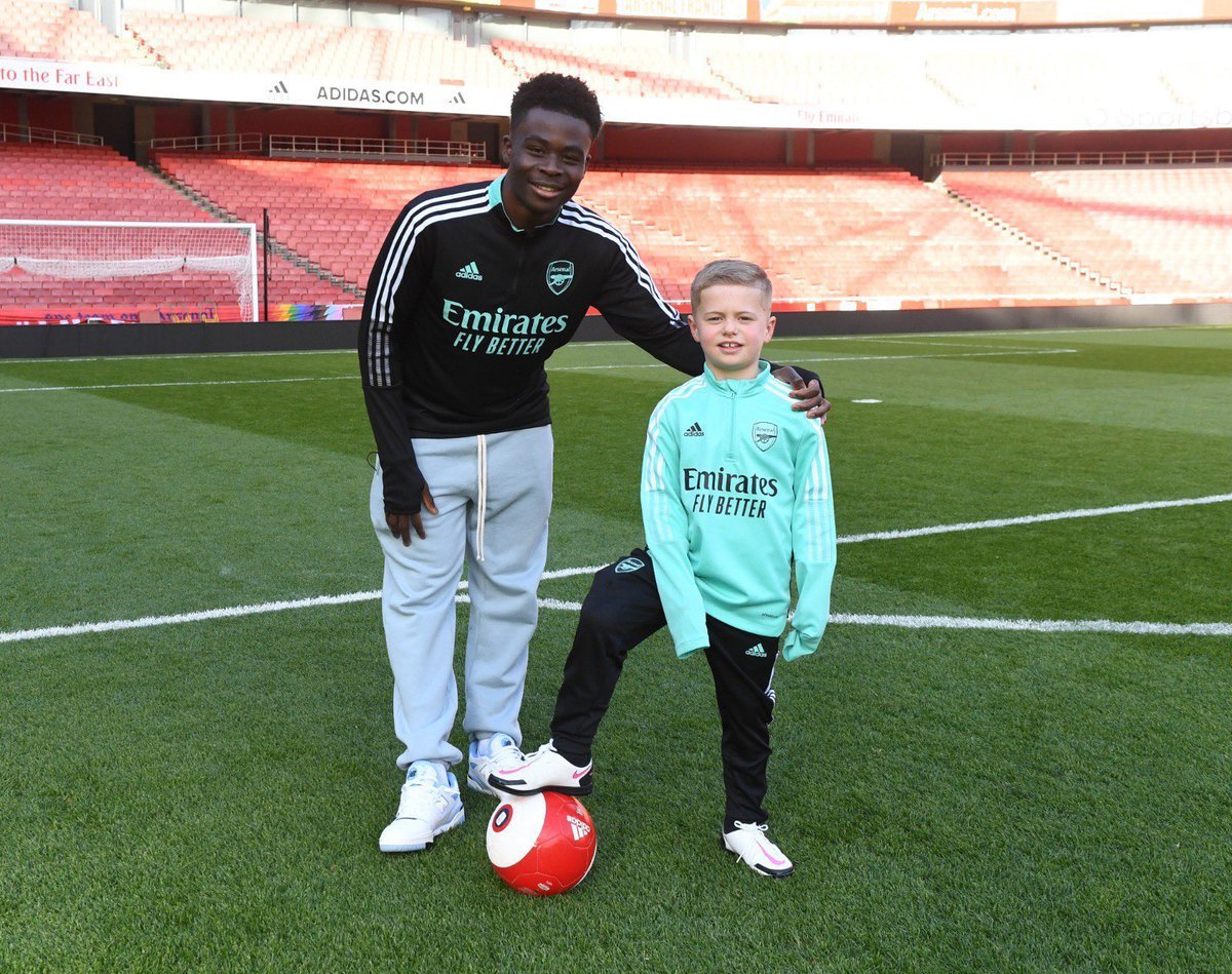 afcstuff's tweet photo. Bukayo Saka on Teddy: “I keep in touch with him. He sent me a lot of videos &amp; they’re always so nice to watch. He’s come to two games &amp; he’s coming this weekend, so I’ll see him again.” [Guardian] #afc https://t.co/xetZDGBsYb