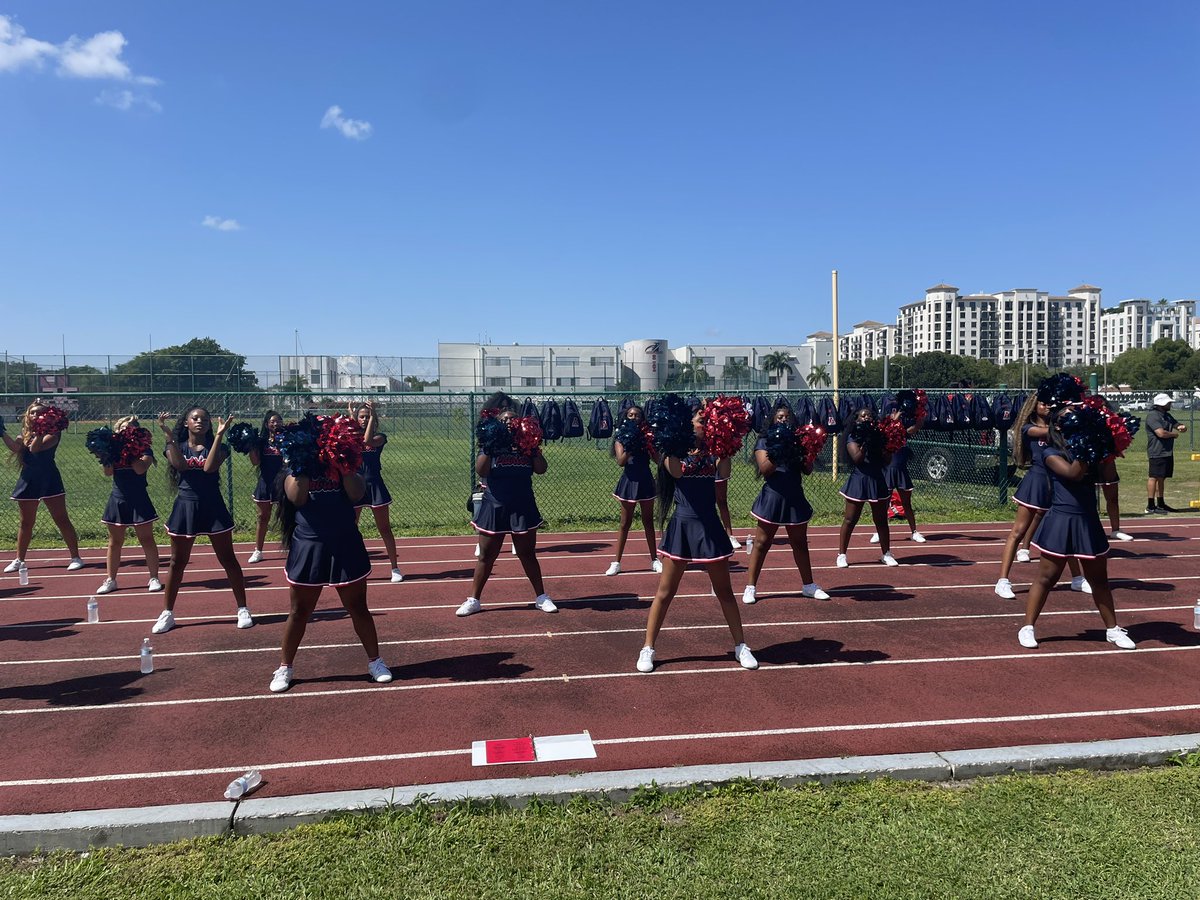 TeamDFlores's tweet photo. Supporting my students at the football 🏈 game! Building school culture and morale in and out of the building. 

@7011patriots @MDCPSNorth 

#BookDGF #GetRightOrGetLeft #EduFloInc #APFootball #SchoolCulture https://t.co/zMjwIKvmAa