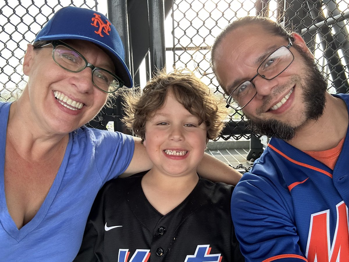RichLobezno's tweet photo. Back at the office #LGM #Game22 https://t.co/bNDoTPLX27