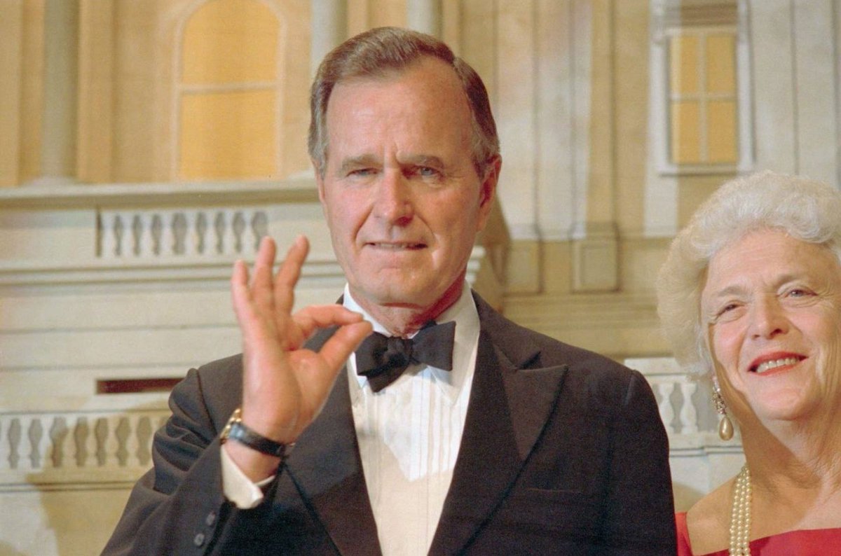 everthiniscliks's tweet image. You gotta think someone is sitting back somewhere and they are laughing so hard that people believe this garbage of a couple of lawn chairs on four balloon tires. #slushfundnasa #fakespaceprogram #fakegovtagency