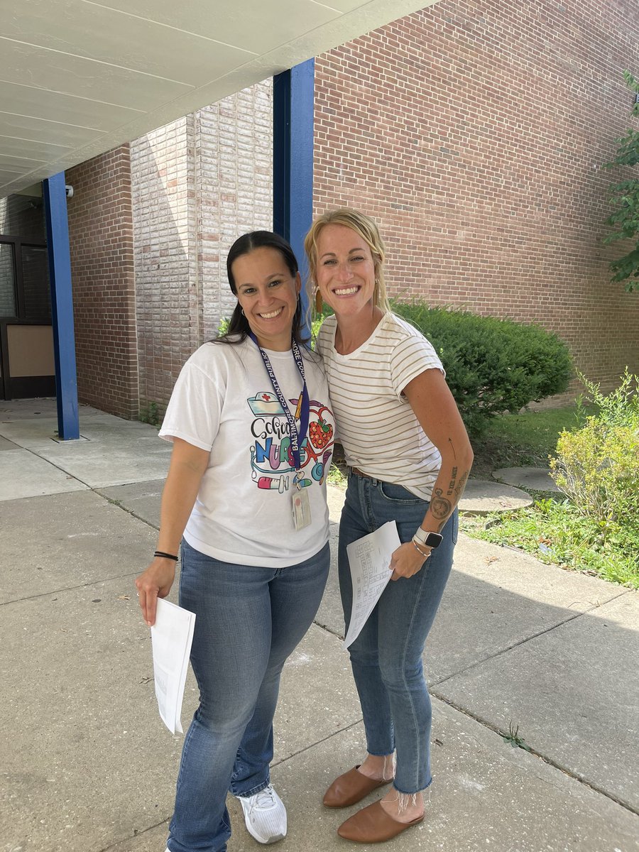 cbrinkleybcps's tweet photo. It was so nice to be reunited with our @ReisterstownES families today for Sneak a Peek! We had a full house and our fabulous staff, @RES_PTA and Riley were there to welcome every Reisterstown family member! We also got feedback for wanted support this year💚💙 #RESconnected https://t.co/WDSVsn70QJ