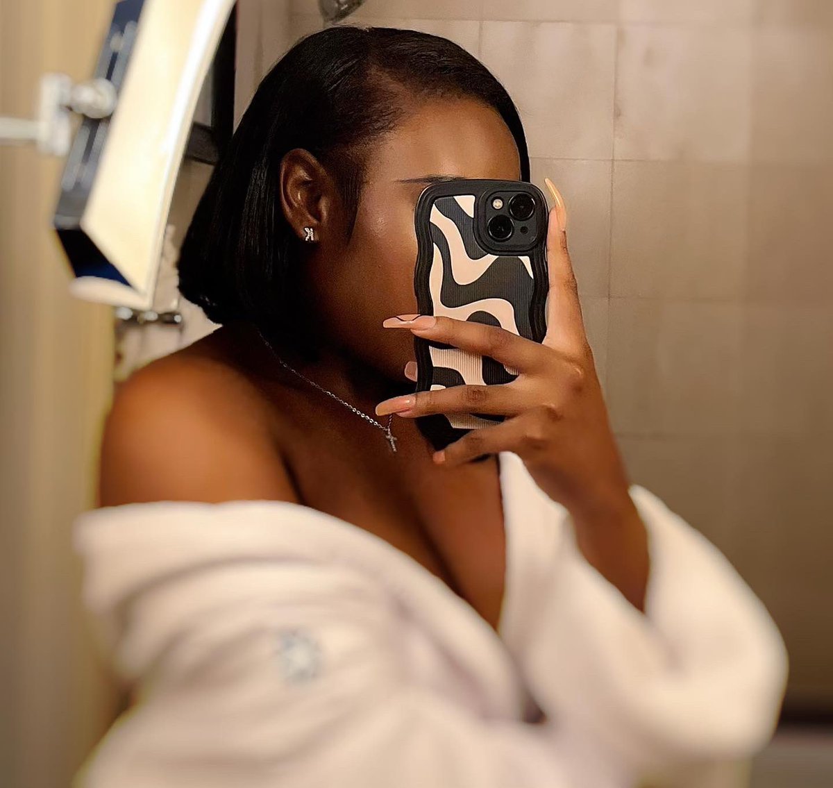 kymm_valrey's tweet photo. Self-love. Self-care. https://t.co/EOGcWFucqt