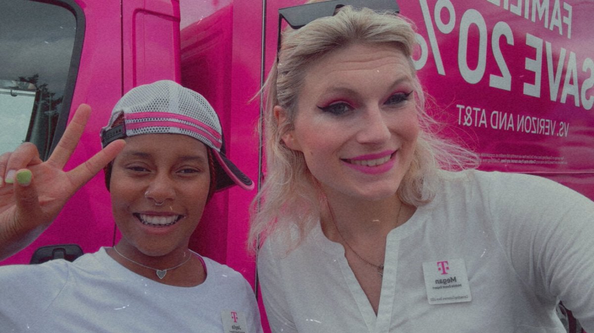 theMagentaMegan's tweet photo. #magentafam please give @magentajayla a big welcome to the party 🥳🎉 #trucklife #uncarrier #beepbeep #tooksixmonths 😆 https://t.co/1gMdqcwOvP