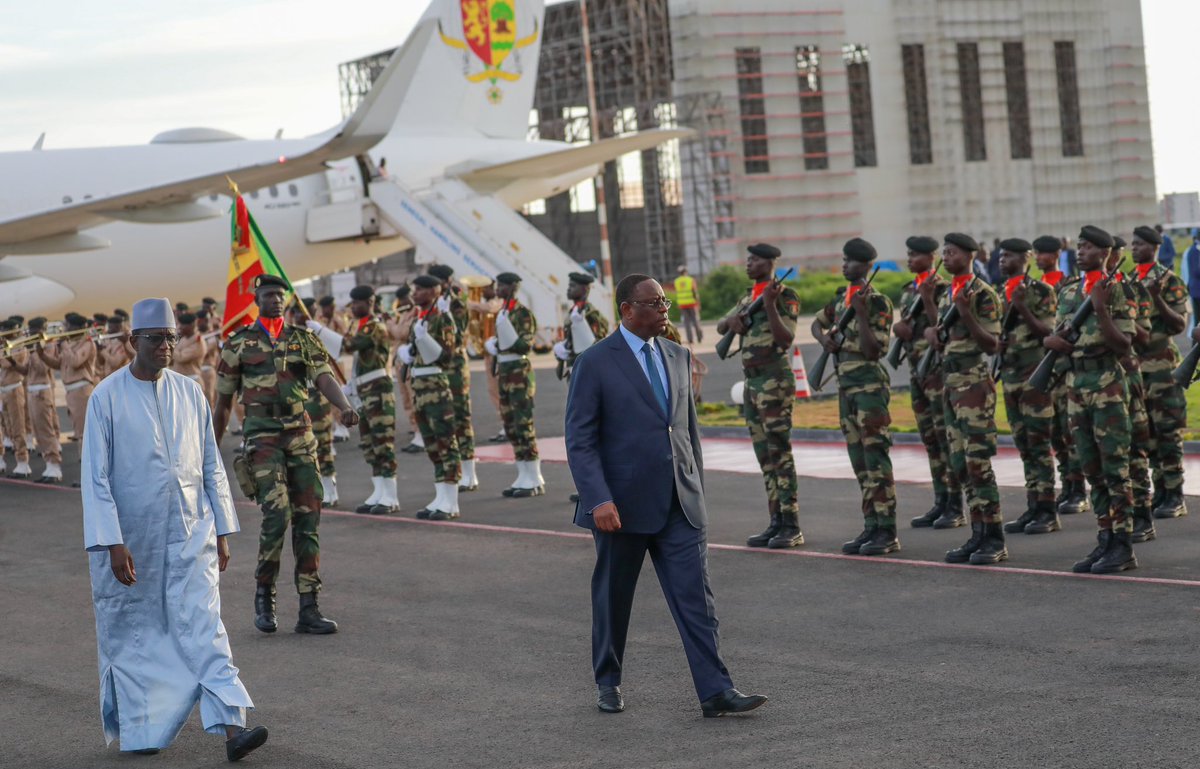 PR_Senegal's tweet photo. Le Président @Macky_Sall a regagné Dakar ce vendredi, après un séjour de 3 jours à Johannesburg, marqué notamment par sa présence au 15e Sommet des #BRICS et des entretiens avec les présidents de la Chine, de la République islamique d’Iran et du Premier ministre de l’Inde. https://t.co/jvfZfMWaRU