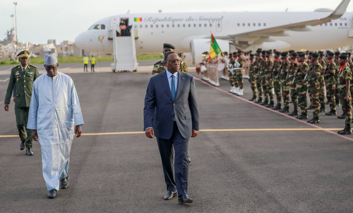 PR_Senegal's tweet photo. Le Président @Macky_Sall a regagné Dakar ce vendredi, après un séjour de 3 jours à Johannesburg, marqué notamment par sa présence au 15e Sommet des #BRICS et des entretiens avec les présidents de la Chine, de la République islamique d’Iran et du Premier ministre de l’Inde. https://t.co/jvfZfMWaRU