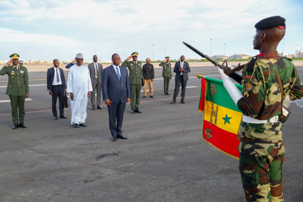 PR_Senegal's tweet photo. Le Président @Macky_Sall a regagné Dakar ce vendredi, après un séjour de 3 jours à Johannesburg, marqué notamment par sa présence au 15e Sommet des #BRICS et des entretiens avec les présidents de la Chine, de la République islamique d’Iran et du Premier ministre de l’Inde. https://t.co/jvfZfMWaRU