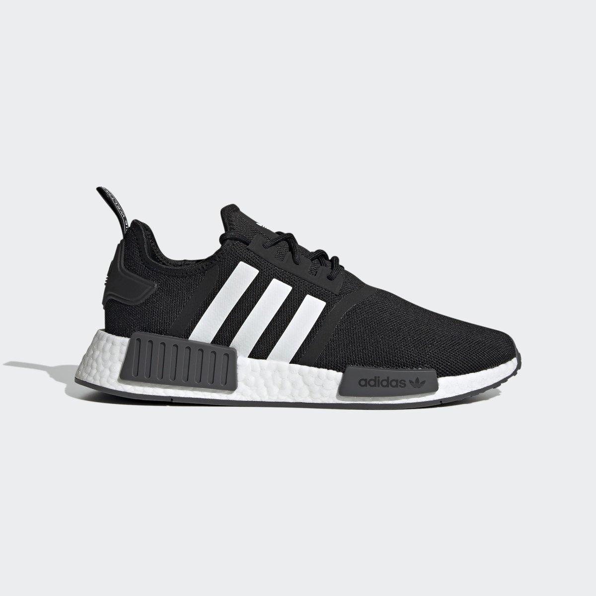 adidasalerts's tweet photo. 30% OFF on #adidas US.
adidas NMD_R1 Primeblue.
Retail $150. Now $105 shipped.
🏷️ BIGDEAL — 30% off SITEWIDE
🔗 https://t.co/MWxLGXDwLZ  ad https://t.co/Hvvd0L9PEV