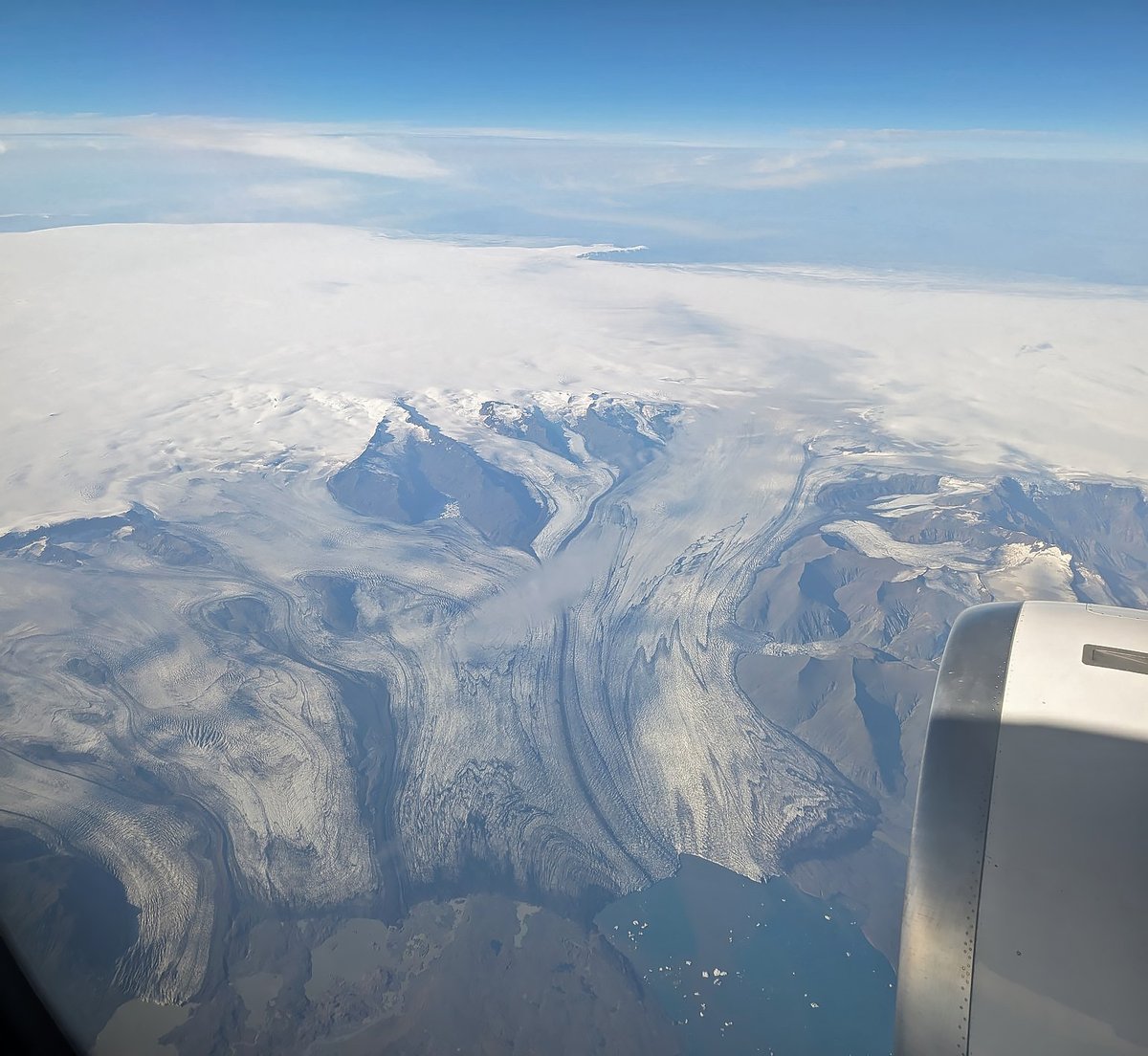 Melaine Le Roy (@subfossilguy) on Twitter photo You may never have seen Europe's largest glacier from the air... and neither have! ❄️😍
Now you can... thanks to the reactor in the foreground that made it possible 🔥🛢️🙃
#Vatnajökull #Iceland
Pic <a href="/rhewlif/">Henry Patton</a> You may never have seen Europe's largest glacier from the air... and neither have! ❄️😍
Now you can... thanks to the reactor in the foreground that made it possible 🔥🛢️🙃
#Vatnajökull #Iceland
Pic <a href="/rhewlif/">Henry Patton</a>