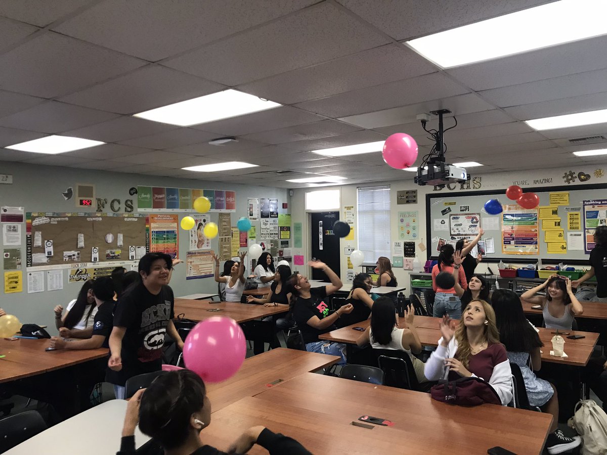 BCHSFCS1's tweet photo. FCS in Action! Teamwork Activity โKeepy Uppyโ was a blast. #bchsed #bchspride #muhsd https://t.co/XnbE0RVHpP