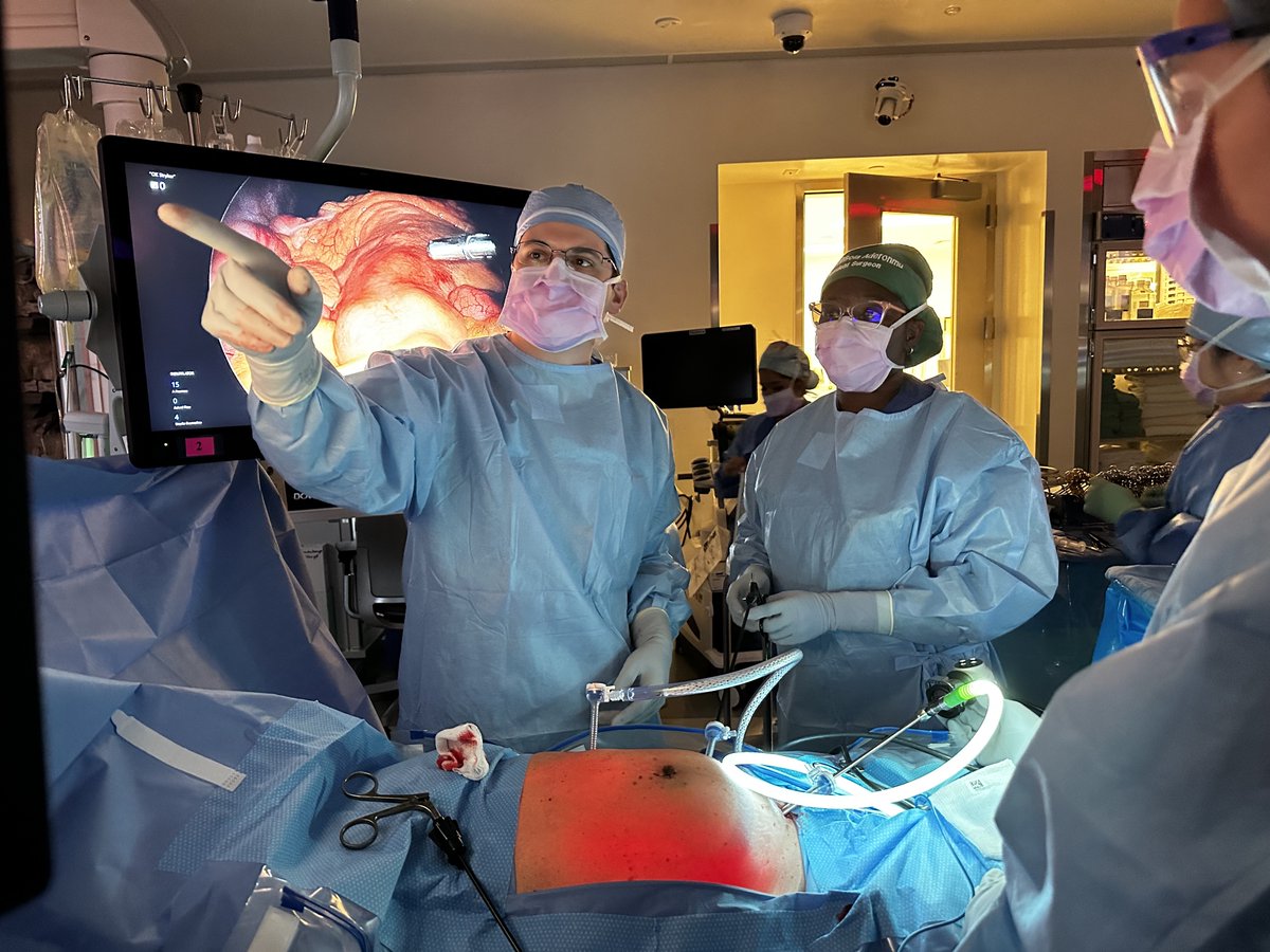 OpNotes's tweet photo. So proud of @SolaAderonmuMed taking the lead on this biopsy! -Dr. Huda Muhammad #residentTakeover https://t.co/e9AJgutjVL