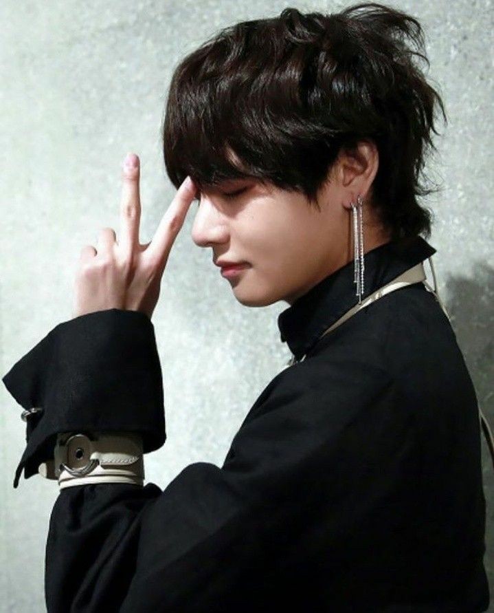 picstaegi_'s tweet photo. ⓘ este usuário sente um penhasco ao ver kim taehyung de mullet .𝘀͟𝗮͟𝗶͟𝗯͟𝗮͟ 𝗺͟𝗮͟𝗶͟𝘀͟ https://t.co/dHKPS28eix