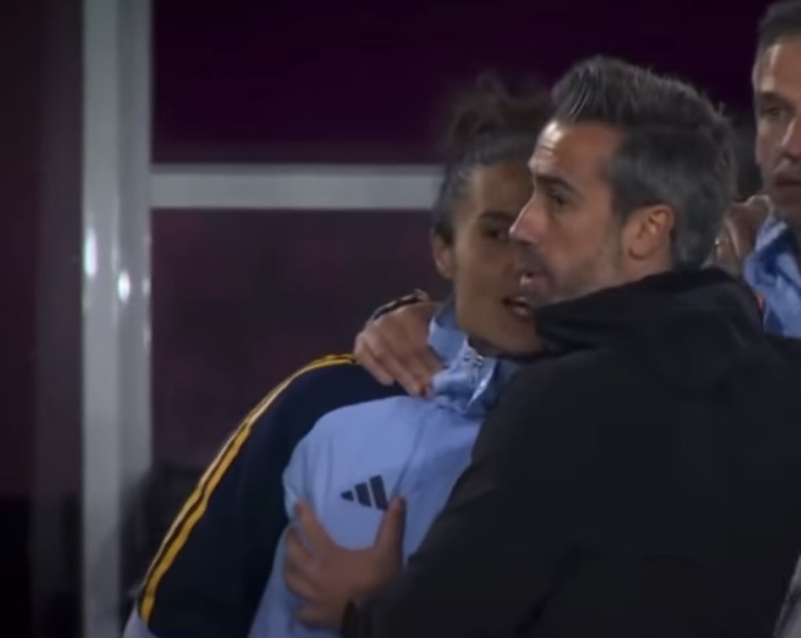 <a href="/AndreaT2303/">Andrea Corelli 🇮🇪🇵🇸</a> <a href="/AttackingThird/">Attacking Third</a> Yep. If you google what he said to them about hotel door locks, you should find it easily. 
He’s another predator hiding in plain sight