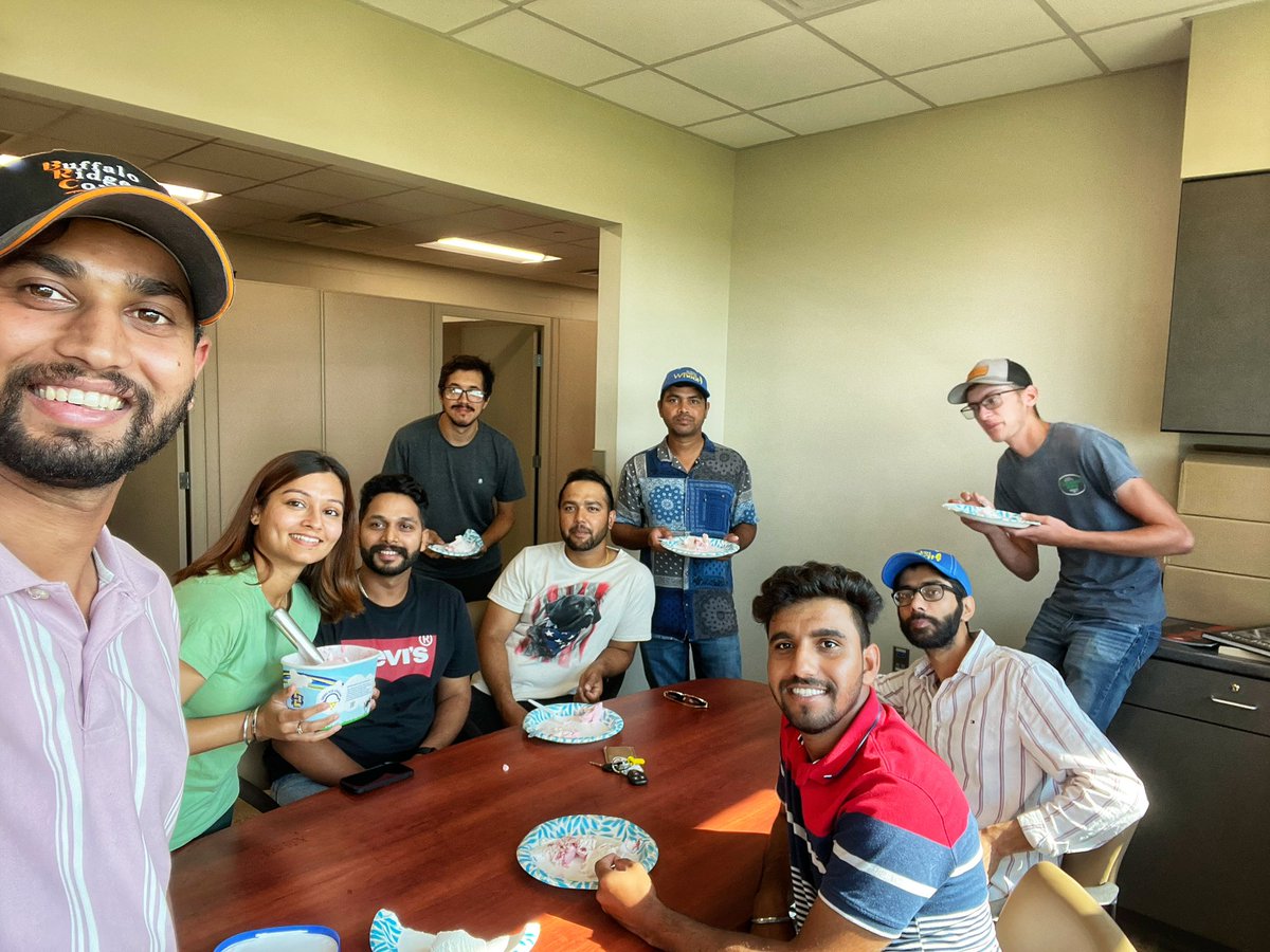karanjot_04's tweet photo. Signing off this work week with some cherry and cheesecake 🍧 @SDState #PrepForPlantingInFullSwing 🌾 #TeamWheat https://t.co/78AlwefccA