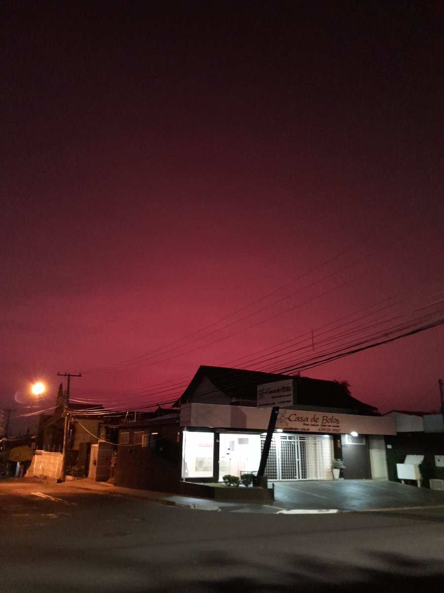 edusilveira76's tweet photo. Encerrando a semana com essa bela vista do final de tarde!
.
#fimdetarde #entardecer #sextafeira #instafoto #instaphoto #naturephotography #pordosol #ceurosa #Friday #pinksky #fimdodia #campogrande #belavista #wonderful #instasky #skyphotography #encerrando #encerrandoodia #foto https://t.co/UfBY5z0592