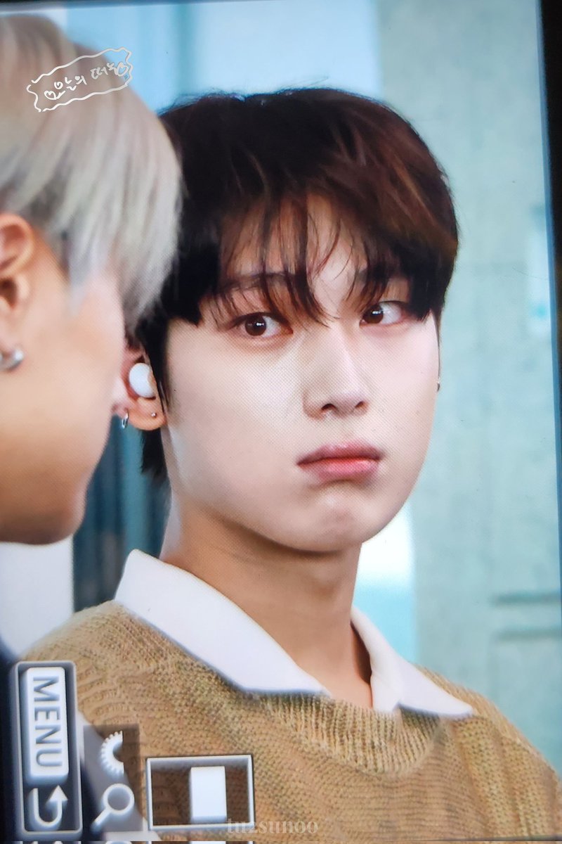 🦊🌻 | fan account tweet media