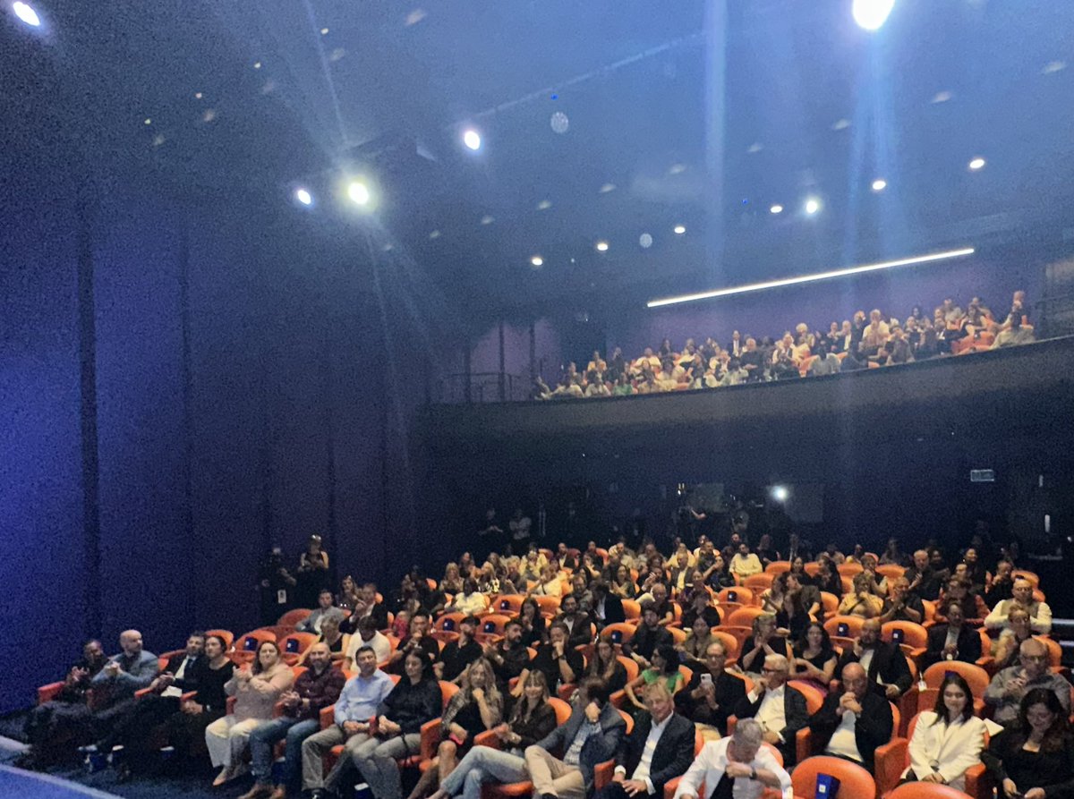 ¡Sound of freedom llega a Gran Bretaña! Acabamos de tener la primera premier de <a href="/SOFMovie2023/">Sound of Freedom | Movie</a> en Europa. Y le tocó a Londres abanderar en este continente el inicio de este movimiento, que crece y crece cada día más. Sonido de libertad llega a Europa y es para quedarse. Llega para